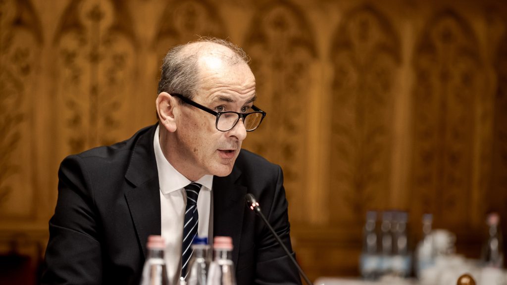 Hegedűs Zsolt: Sulyok Tamás a hallgatásával, az elmaradt kiállásaival és az egyenes beszéd kerülésével bukott meg