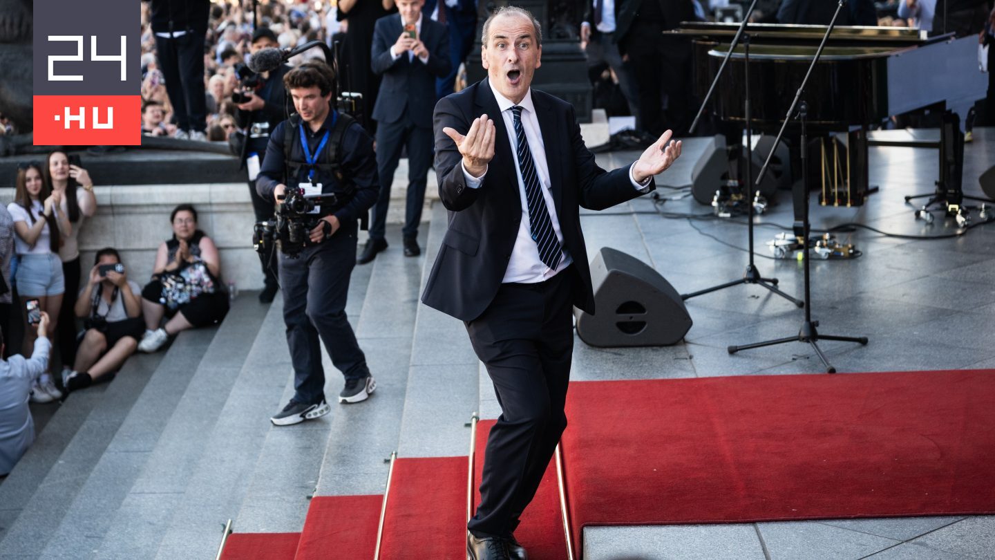 Hegedűs Zsolt örömtánca mozgássérülteket gyógyít drMáriás új festményén