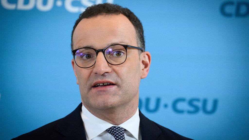Lemondott a német konzervatívok frakcióvezetője, miután béranya segítségével született gyermeke