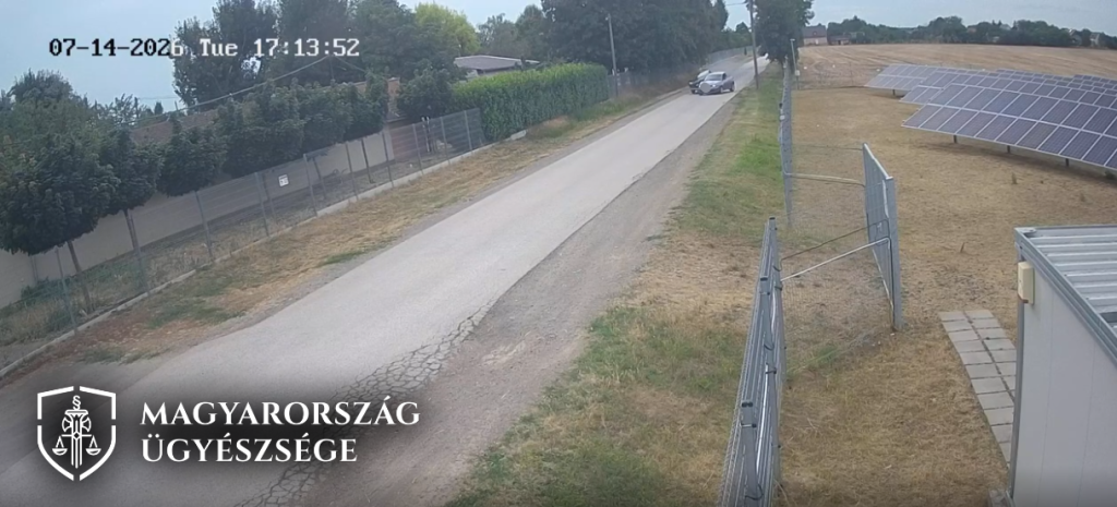 Autós üldözés után gázriasztófegyverrel lőtt ismerősére egy férfi