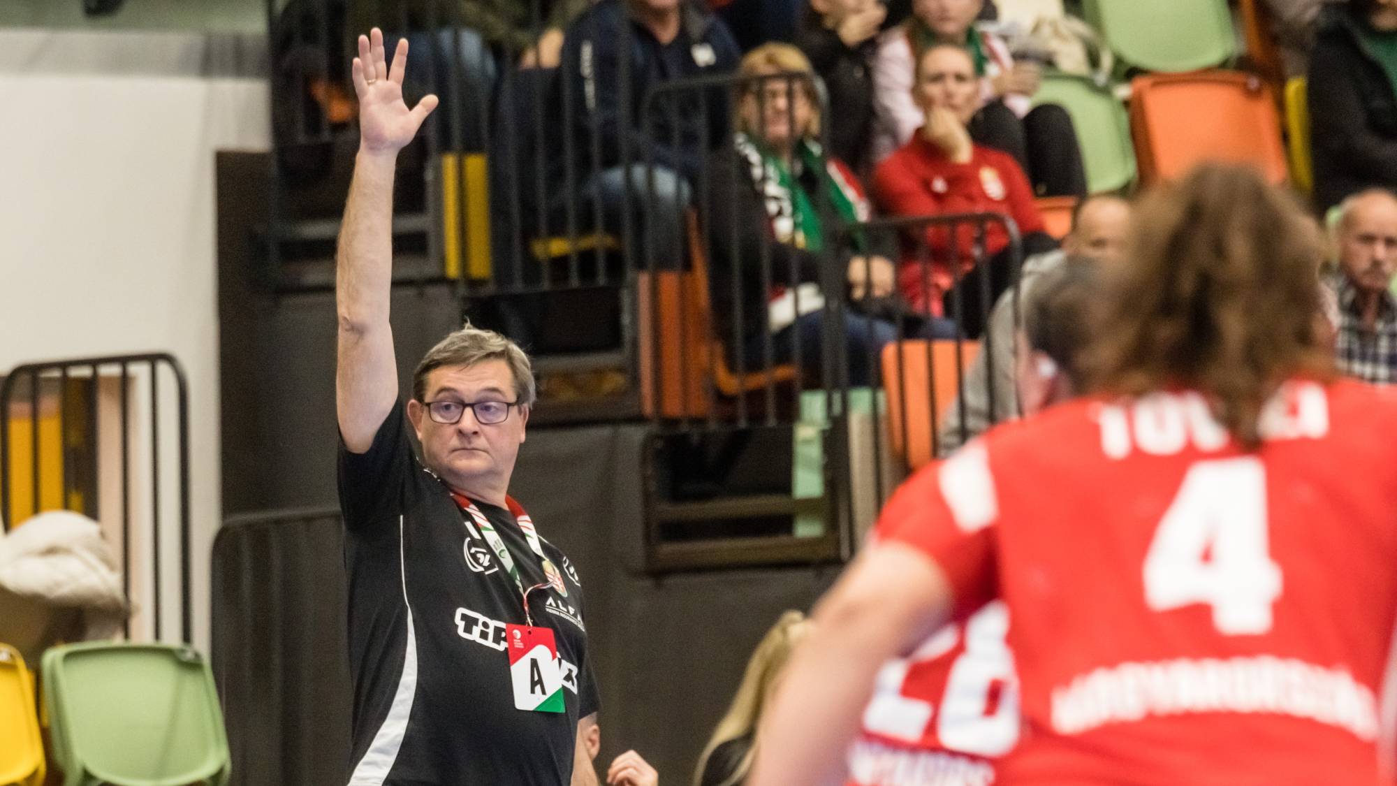 Golovin Vlagyimir, a magyar válogatott szövetségi kapitánya a női kézilabda Eurokupa csoportkörében játszott Magyarország - Törökország mérkőzésen a nagykanizsai Kanizsa Arénában 2025. október 16-án. A magyar válogatott 43-30-ra nyert.