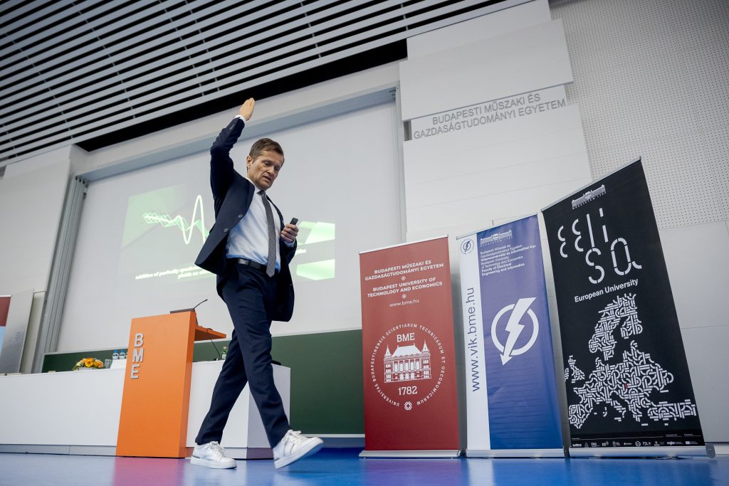 Pert nyert a Magyar Hang Krausz Ferencék ellen
