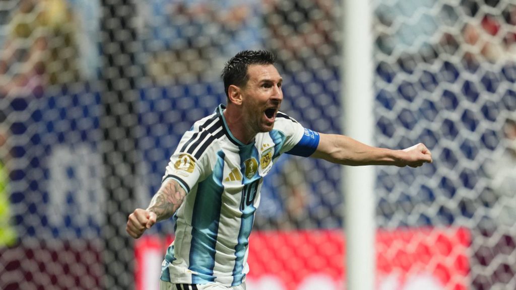 Félelmetes fordítás: Argentína kétgólos hátrányról jutott negyeddöntőbe