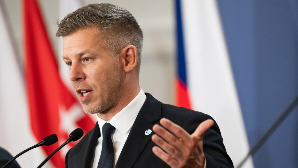 Mégis fizet hathavi juttatást a kormány az előző kabinet államtitkárainak