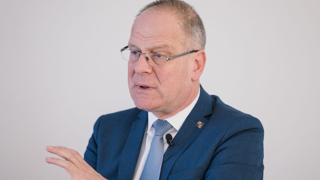 Navracsics a Tiszát kritizálta, de a Fidesz elmúlt 16 évéről is ítéletet mondott
