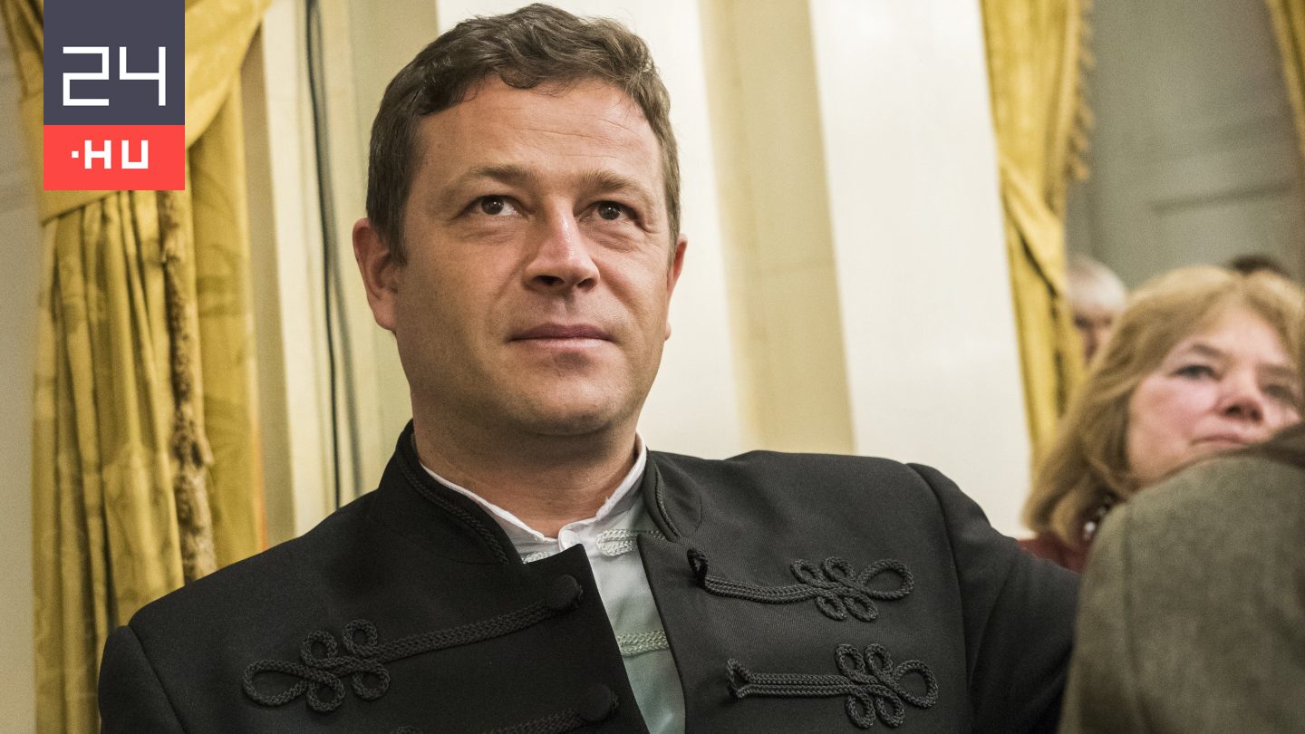 „Pénzügyekről és etikáról inkább mélyen hallgasson” – Orbán János Dénes válaszolt L. Simon és Ókovács kritikáira