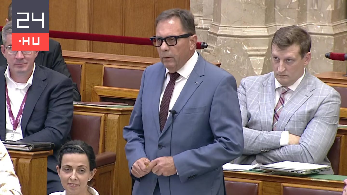 Mennyibe kerül valójában Pócs János kamerás szemüvege, és mit lehet tudni róla?