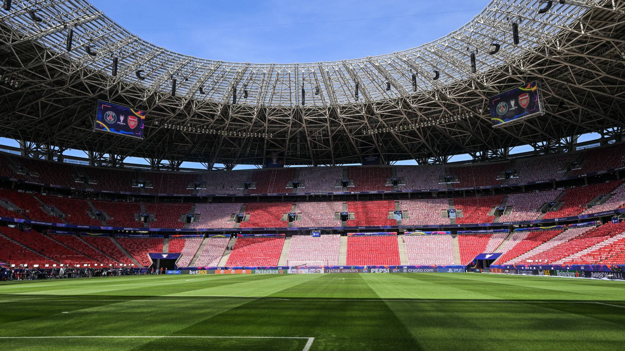 A május 30-ai budapesti UEFA Bajnokok Ligája (BL) labdarúgó döntő helyszíne, a Puskás Aréna 2026. május 29-én. A BL-döntőt a címvédő francia Paris Saint-Germain és az angol Arsenal játssza.