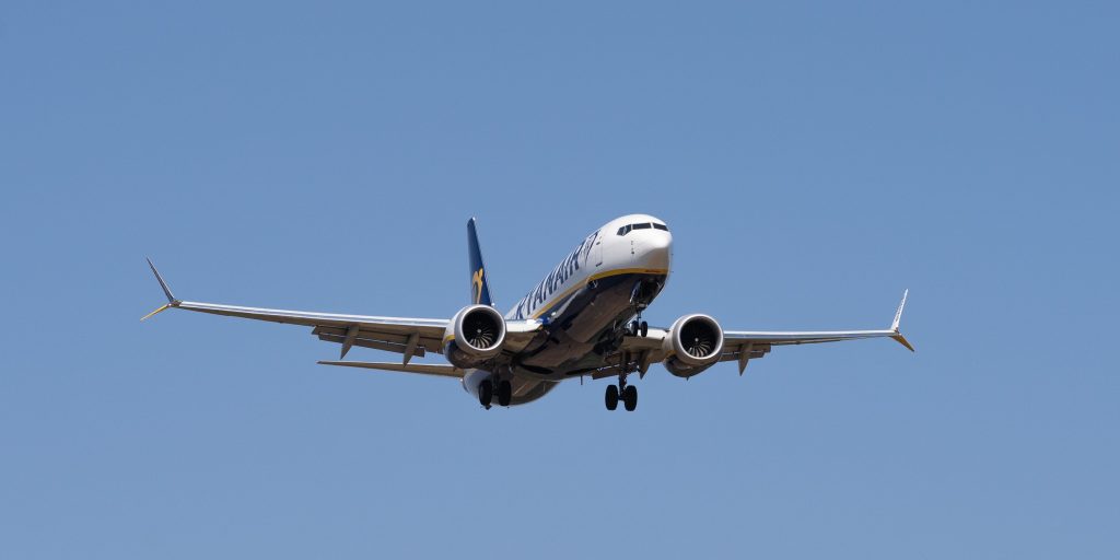 Minden este újra hallja a robbanást a férfi, akit majdnem kiszippantott a légnyomáskülönbség a Ryanair-gép ablakán