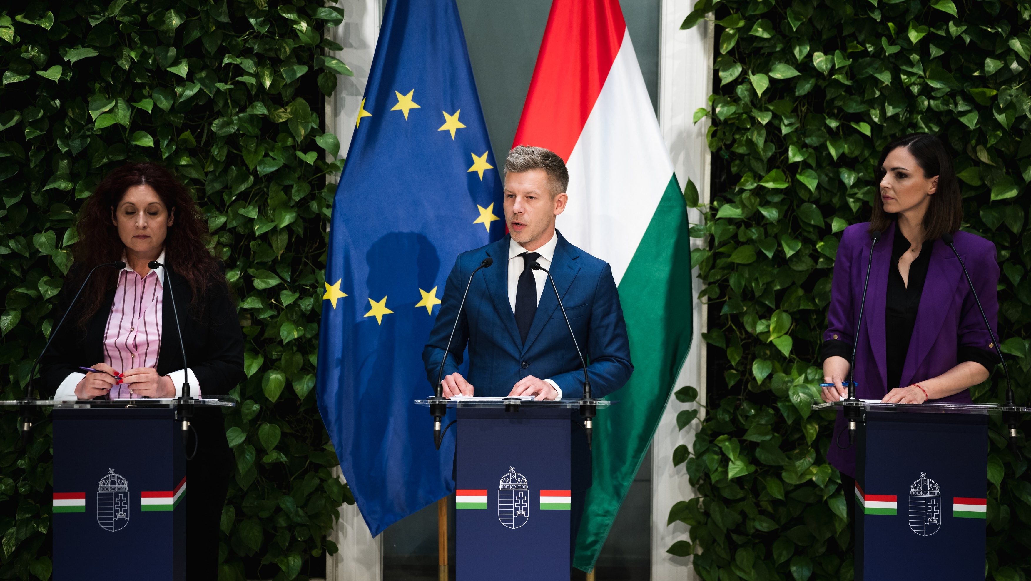 Kormányülés utáni sajtótájékoztató