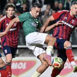 Ahmed Nadhir Benbouali, a Győr (j2), Somogyi Ádám (b2) és Kocsis Gergő (j), a Videoton játékosai a labdarugó MOL Magyar Kupa nyolcaddöntőjében játszott ETO FC - Videoton FC Fehérvár mérkőzésen a győri ETO Stadionban 2026. február 12-én. A Győr 2-0-ra nyert a másodosztályú Fehérvár ellen.