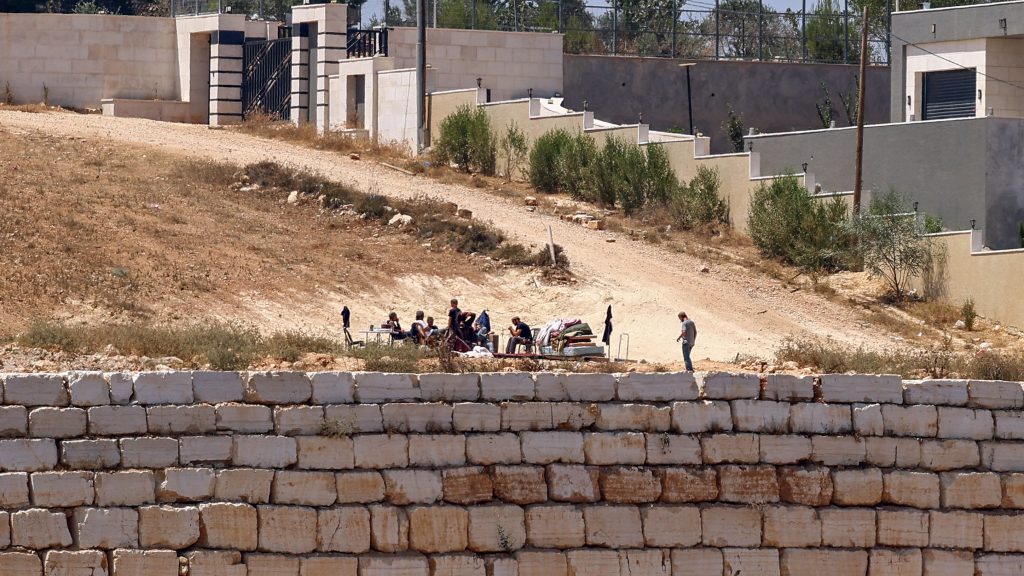 Az amerikai nagykövet izraeli terroristáknak nevezte a telepeseket, akik blokád alá vettek egy palesztin családot