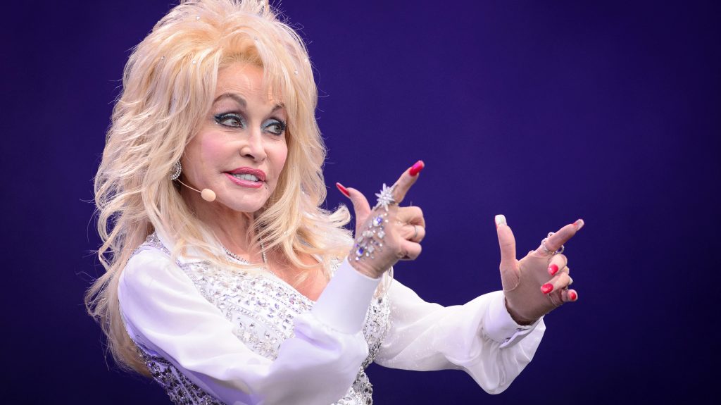 Meghalt Dolly Parton