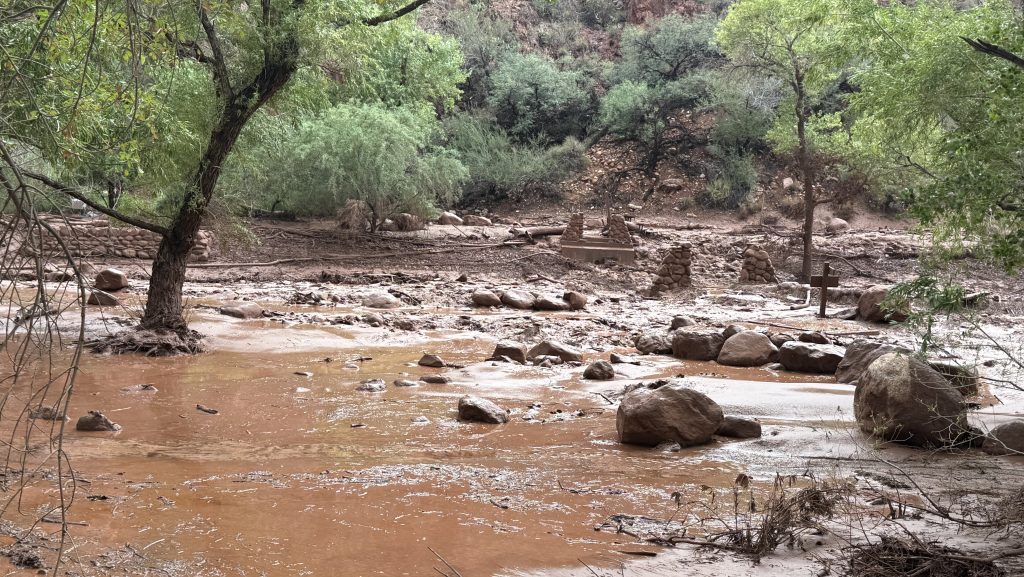 15 turista eltűnt, miután villámárvíz sújtotta a Grand Canyont