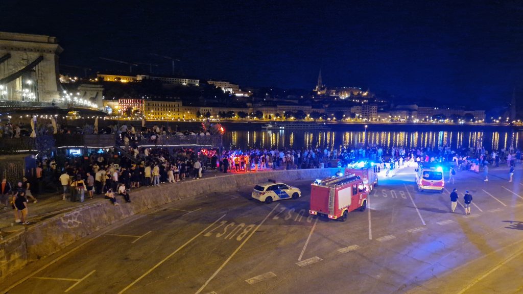 Lezuhant egy férfi a Pontoonnál, életveszélyes állapotban vitték kórházba