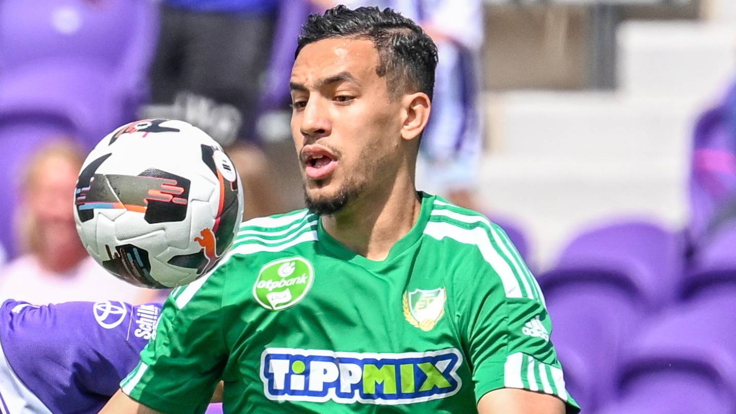 Gergényi Bence, az Újpest (b) és Nadir Benbuali, a Győr játékosa a labdarúgó OTP Bank Liga 30. fordulójában játszott Újpest FC - ETO FC Győr mérkőzésen a Szusza Ferenc Stadionban 2025. május 3-án.