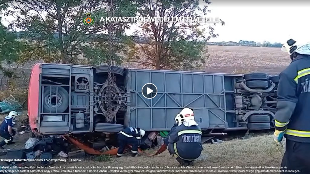 Csörlőkkel dolgoztak a tűzoltók – videó az éjszakai mentésről