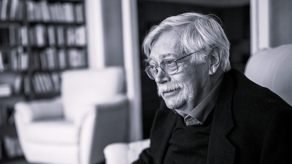 Meghalt Szelényi Iván