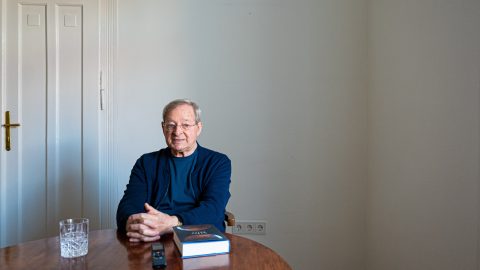 Interjú Nádas Péter, Kossuth-díjas magyar író, drámaíró, esszéistával 2022 május 18-án.