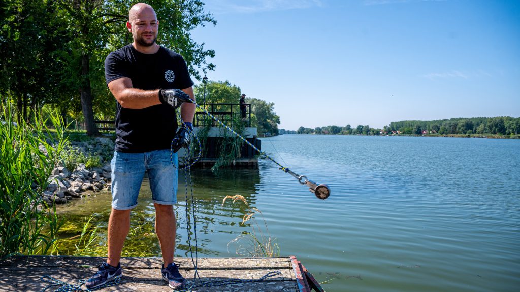 „Ami robbanóeszköznek néz ki, azt nem szabad piszkálni” – mágneshorgászok az alacsony dunai vízszint veszélyeiről