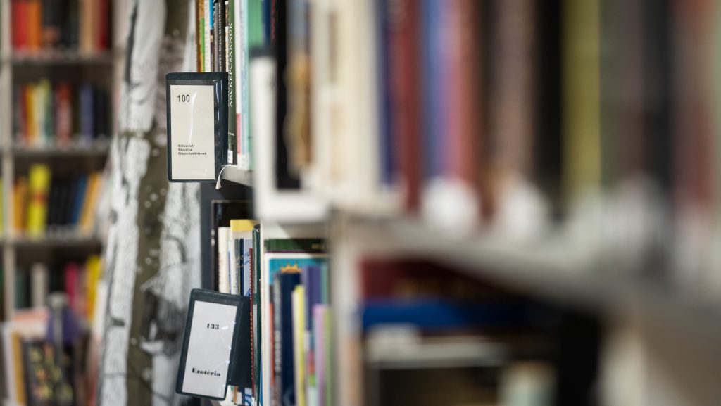 „Fideszes és KDNP-s politikusokat juttattak érdemtelenül fokozathoz” – vizsgálat folyik a Filozófia Doktori Iskolával kapcsolatban a Pécsi Tudományegyetemen