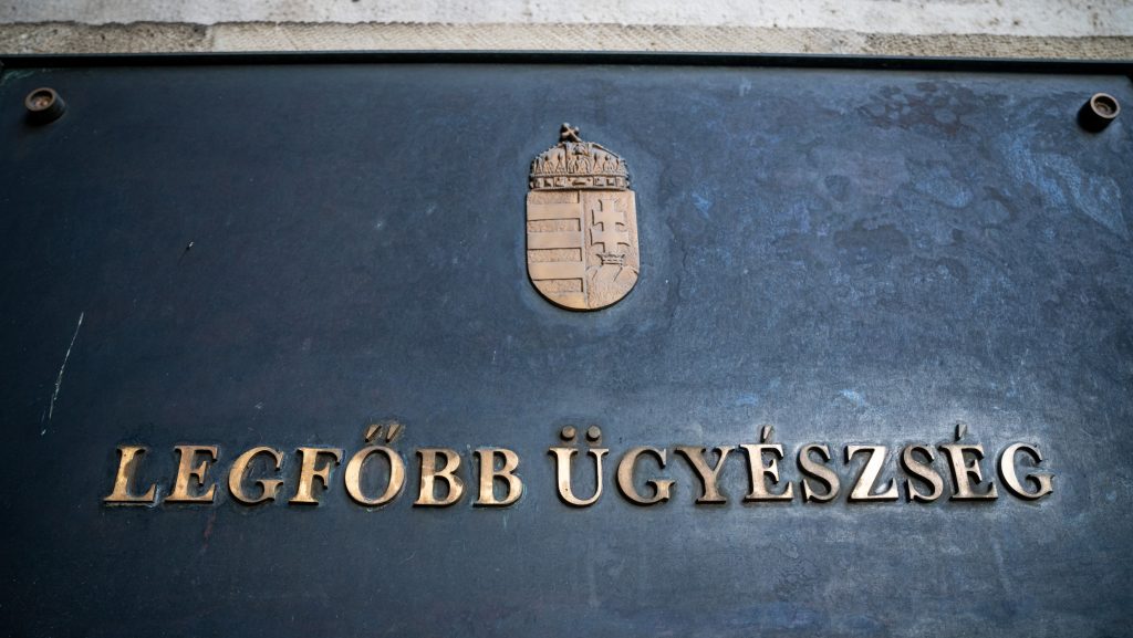 A Legfőbb Ügyészség szerint indokolatlan volt, és adatvédelmi problémákat is felvet, hogy az NKA-ügyben lefoglalták a Fidesz összes szerverét