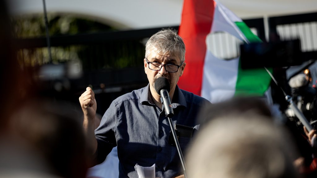 Hadházy: Perelni fogok, ha nem adják ki az NVVH-pályázat pontrendszerét