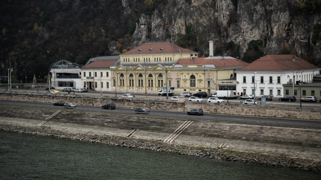 Különálló bicikliutat hoznak létre a Szent Gellért rakparton