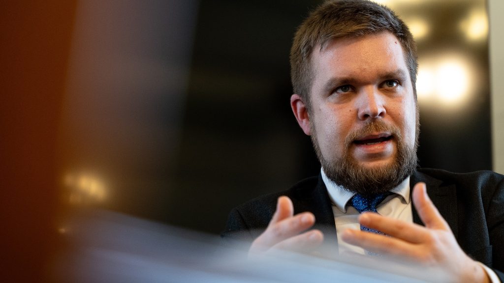 „Te szerencsétlen” – mondta a képviselő a polgármesternek a győri közgyűlésben