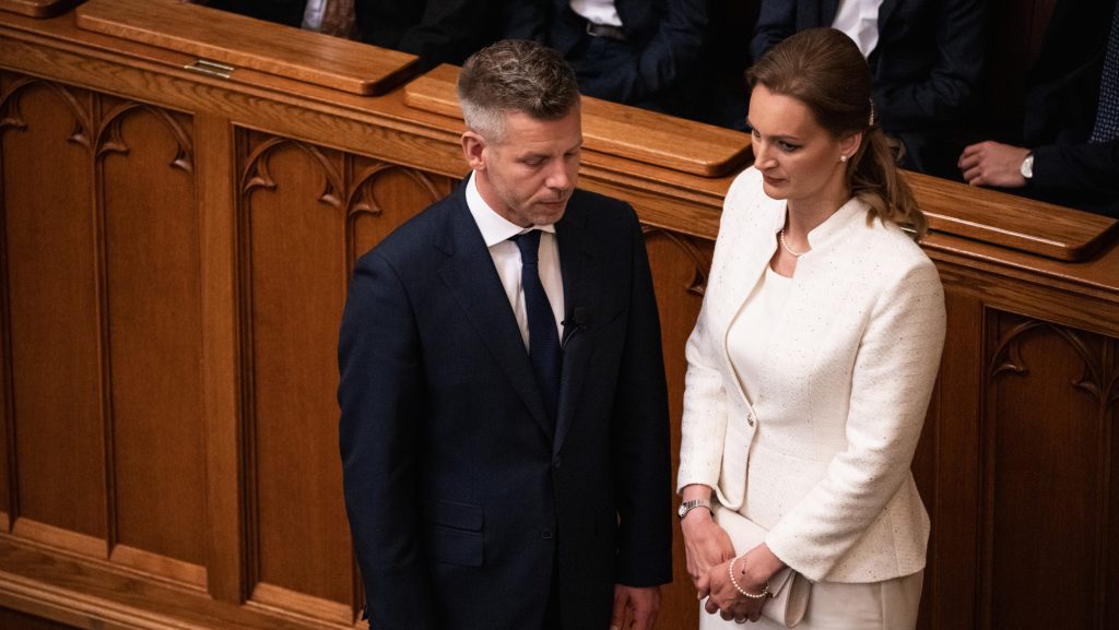 Forsthoffer Ágnes összehívta a frakcióvezetőket, és soron kívüli tájékoztatást kért Magyar Pétertől
