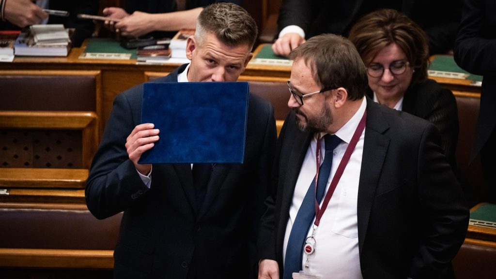 Pénzügyminisztérium: 524,3 milliárd forintos többlettel zárt a költségvetés júliusban