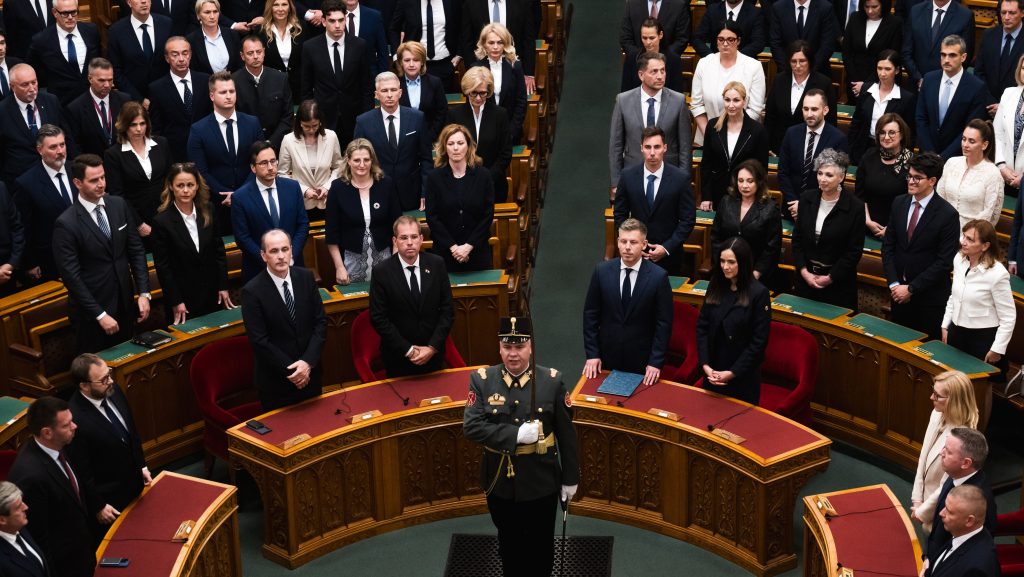 30 ezer milliárd forintnyi ellopott közvagyont szerezne vissza a Tisza
