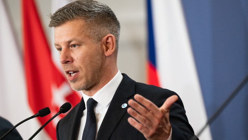 Magyar Péter: Elkezdődött egy paksi turbina visszakapcsolási folyamata
