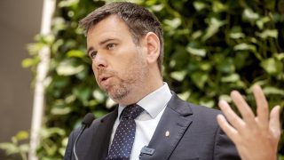 Kormányzati sajtótájékoztatón Vitézy Dávid az Építési és Közlekedési Minisztériumban 2026. augusztus 14-én.