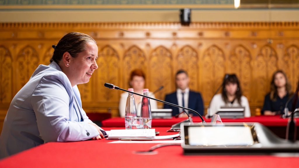 „Ebből a döntésből is az látszik, hogy Ruff Bálint a kormány személyzeti parancsnoka” – Schiffer és Jámbor Unger Anna jelöléséről