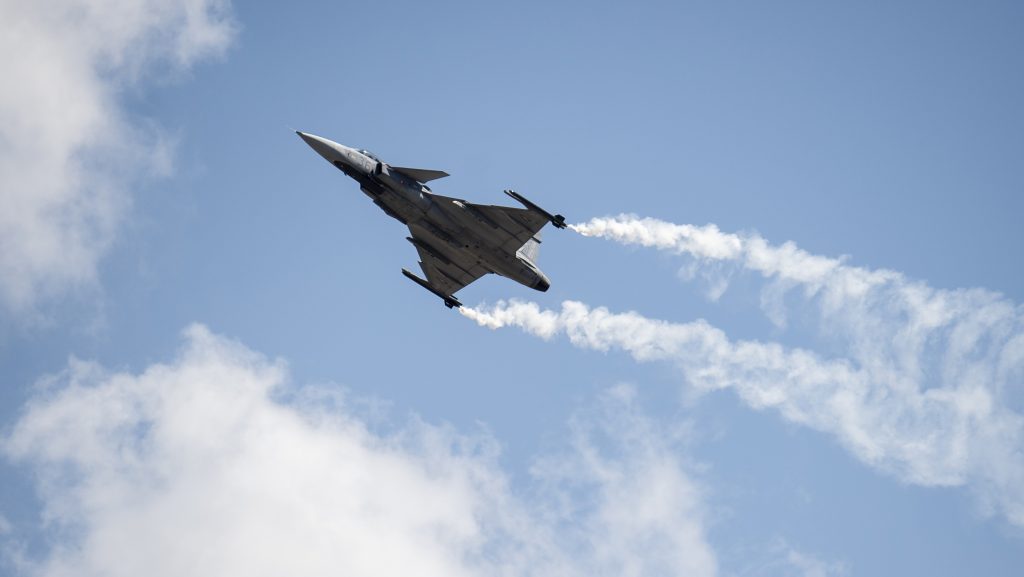 Elhagyhatta a kórházat a Gripen-balesetben megsérült pilóta