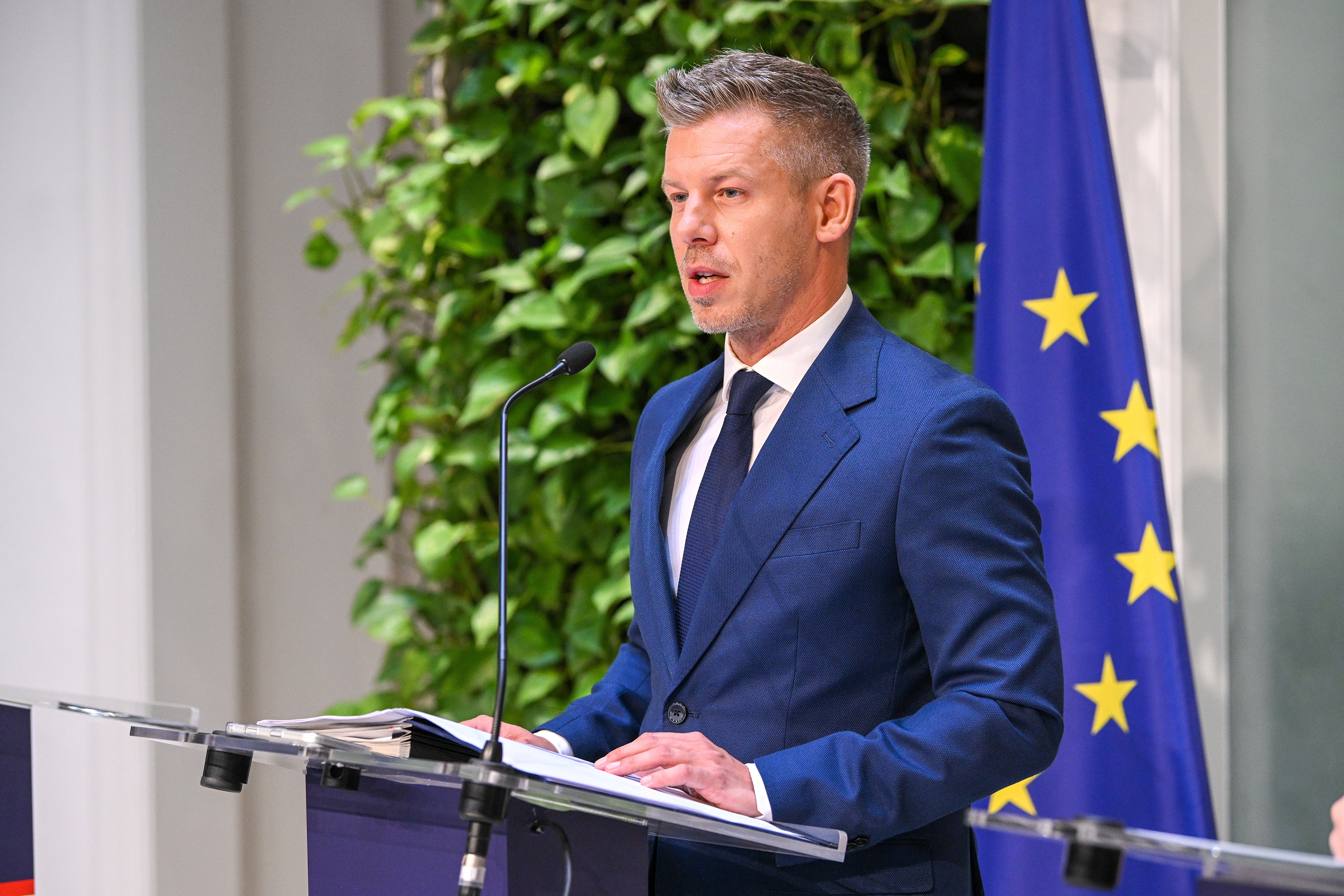 Magyar Péter miniszterelnök a Miniszterelnökségen tartott kormányszóvivői tájékoztatón 2026. augusztus 7-én.