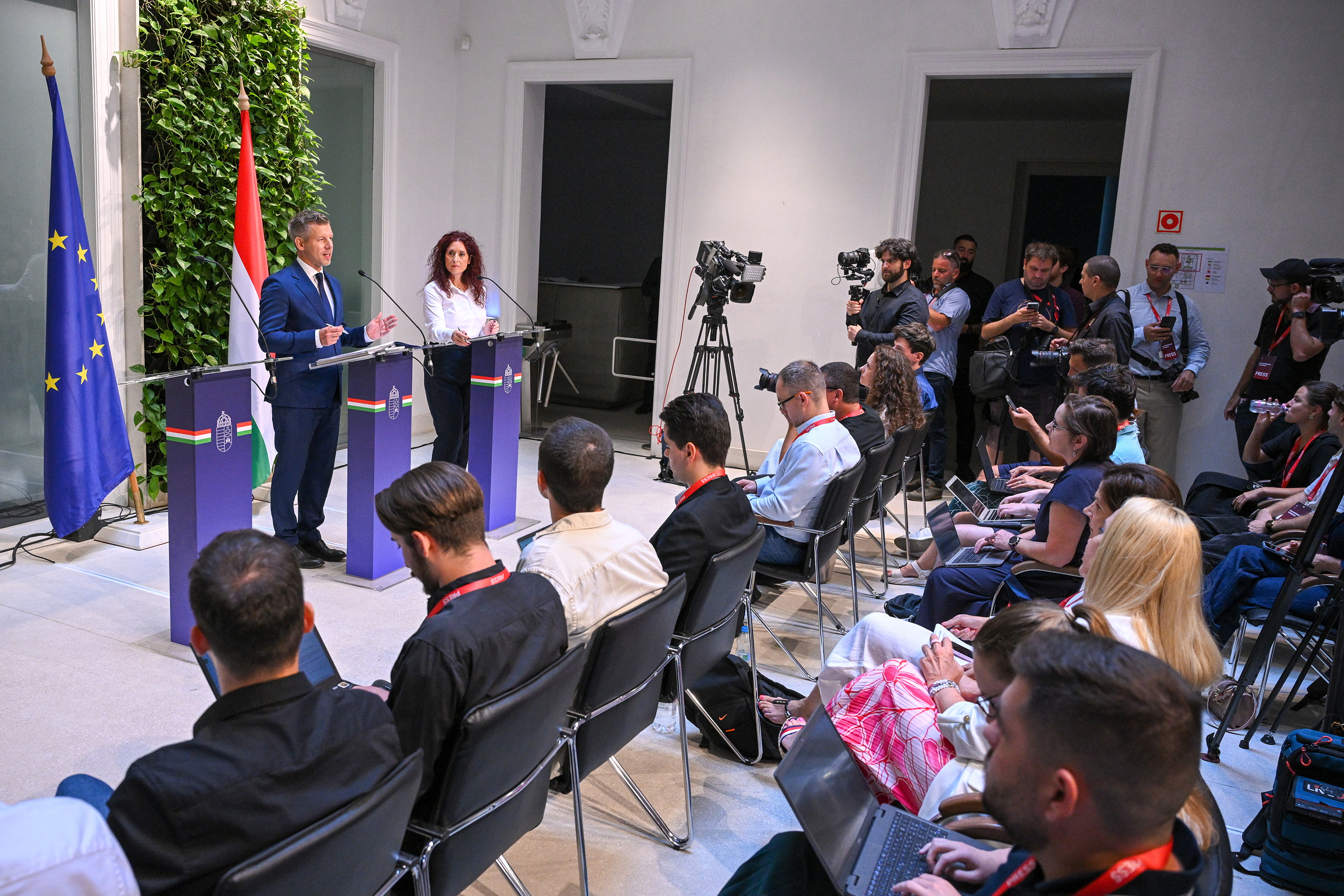 Magyar Péter miniszterelnök a Miniszterelnökségen tartott kormányszóvivői tájékoztatón 2026. augusztus 7-én.