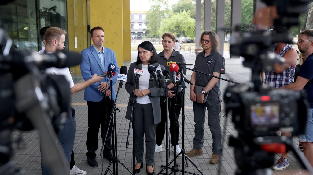Elkezdik hazaszállítani a buszbaleset sebesültjeit Lengyelországba