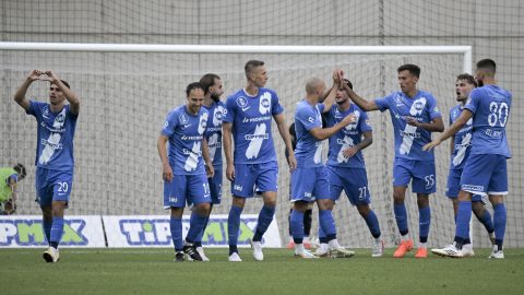 Az MTK játékosainak gólöröme a 3. fordulóban.
