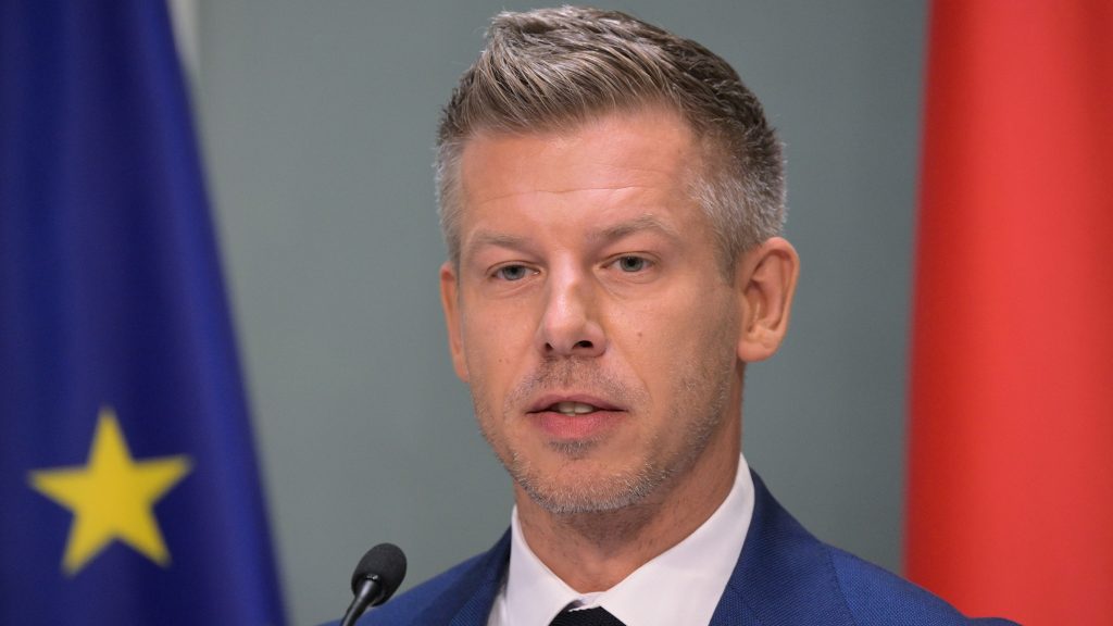 Magyar Péter miniszterelnök a Miniszterelnökségen tartott kormányszóvivői tájékoztatón 2026. augusztus 13-án.
