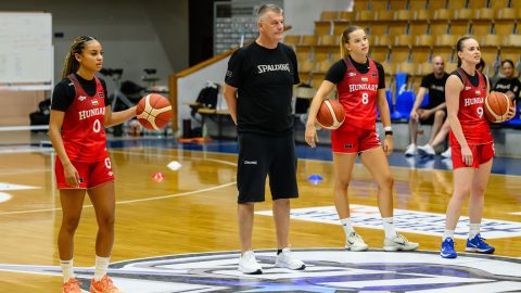Völgyi Péter szövetségi kapitány a világbajnokságra készülő női kosárlabda-válogatott sajtónyilvános edzésén.