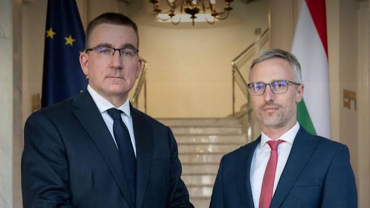 Feledy Botond: új magyar külügyi stratégia készül, teljes szakítás lesz az Orbán Balázs-féle MAGA-vonallal