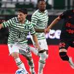 Gabi Kanichowsky, a Ferencváros (b2) és Kacper Urbanski, a Górnik Zabrze játékosa (j) a labdarúgó Európa-liga selejtezőjének 3. fordulójában játszott Ferencváros - Górnik Zabrze mérkőzésen a Groupama Arénában 2026. augusztus 5-én.