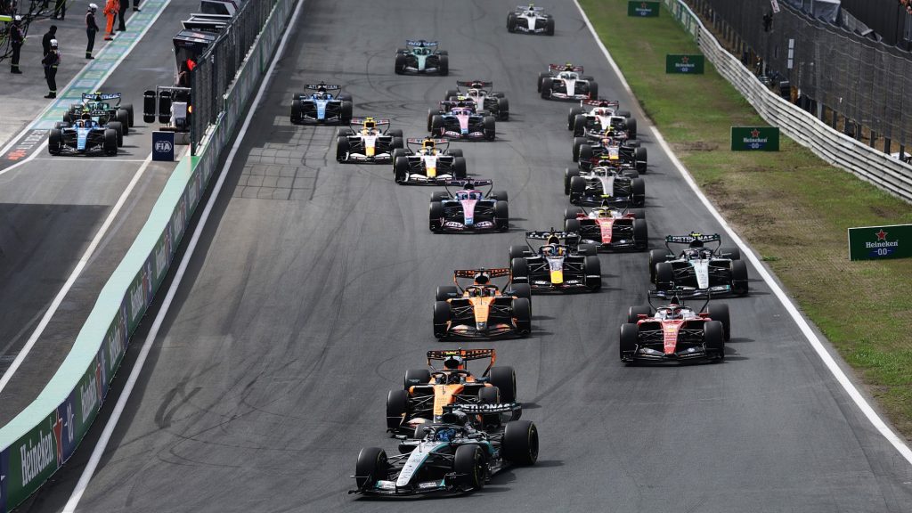 Russell hétvégéje eddig tökéletes: behúzta az élről a holland sprintfutamot