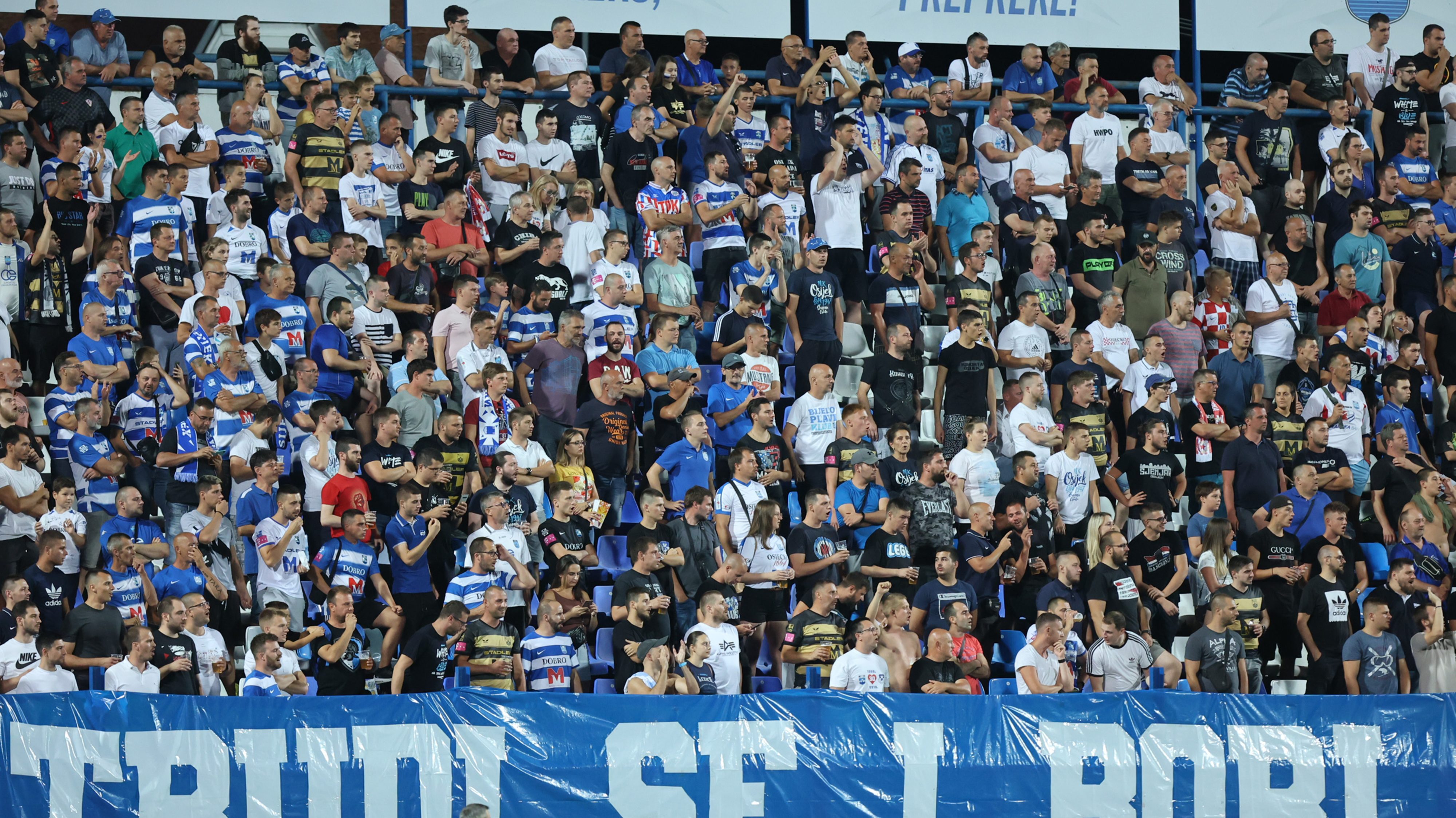 NK Osijek-szurkolók.