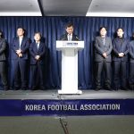 Hong Mjungbo kinevezésének sajtóeseménye.