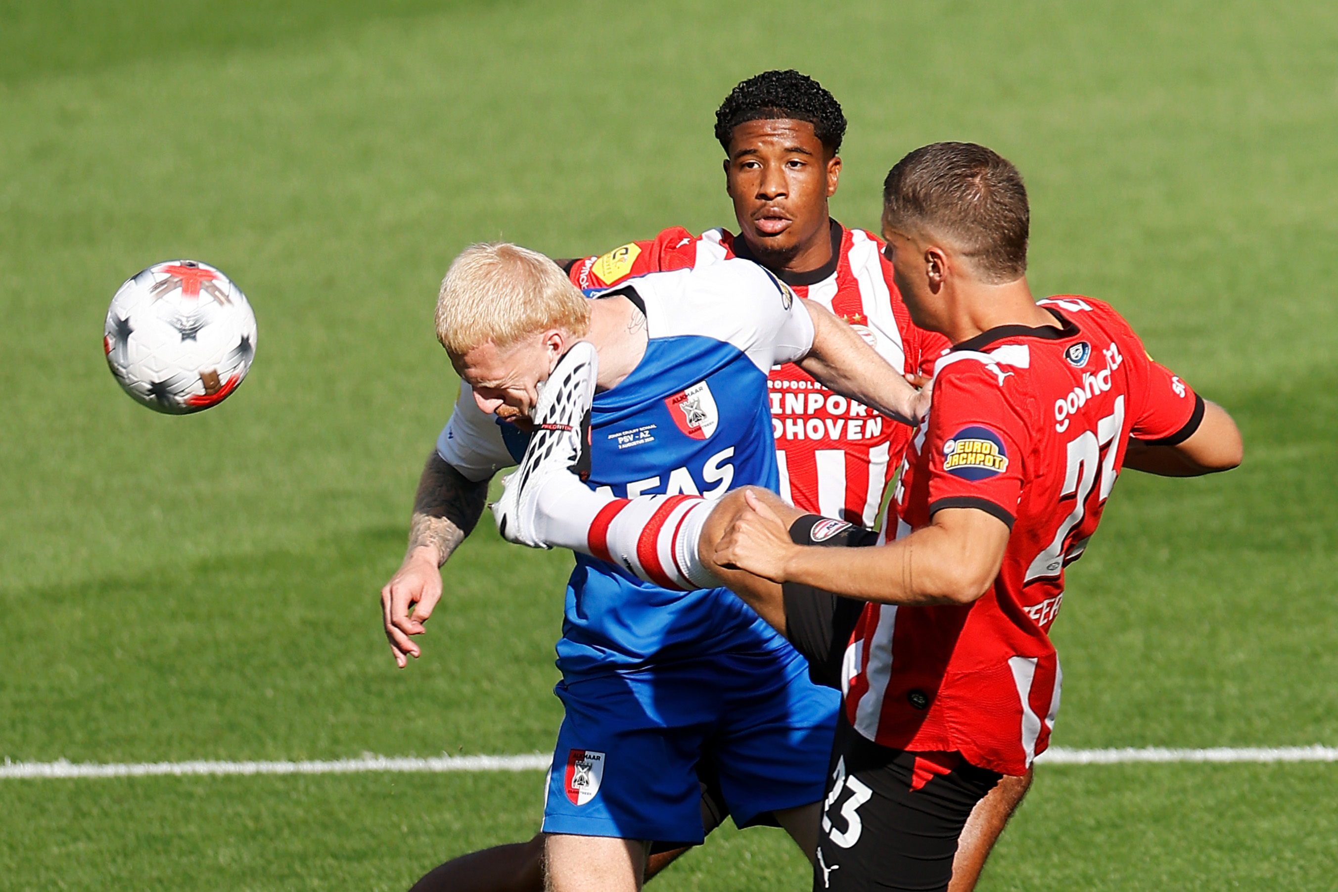 fejbe talpalás attól félt hogy leszakadt a füle psv az alkmaar holland szuperkupa