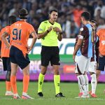 Ali Sansalan játékvezető a Trabzonspor-Basaksehir mérkőzésen.