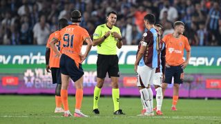 Ali Sansalan játékvezető a Trabzonspor-Basaksehir mérkőzésen.